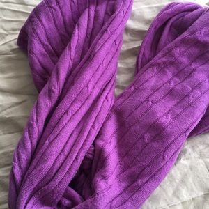Cashmere knit scarve